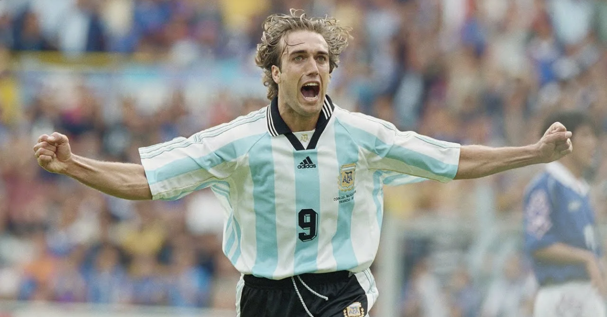 Габриэль Батистута (1969 г.р.). Источник фото - https://i.ytimg.com/vi/jEYu4mYYRGI/maxresdefault.jpg