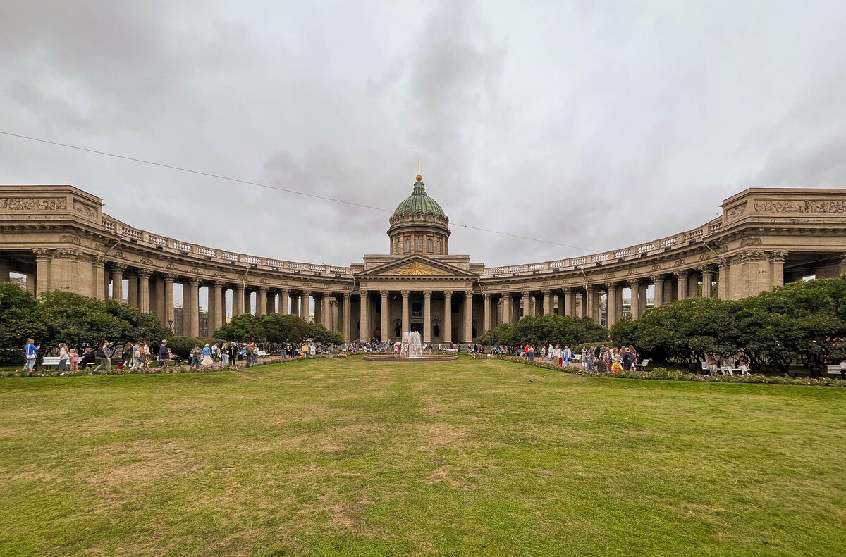 Казанская площадь, 2.