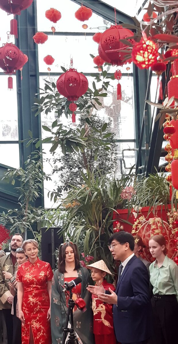 мост китайского языка сертификат. 12000 курсов китайского. курсы китайского языка в москве. китайский язык при посольстве. праздники на китайском языке.