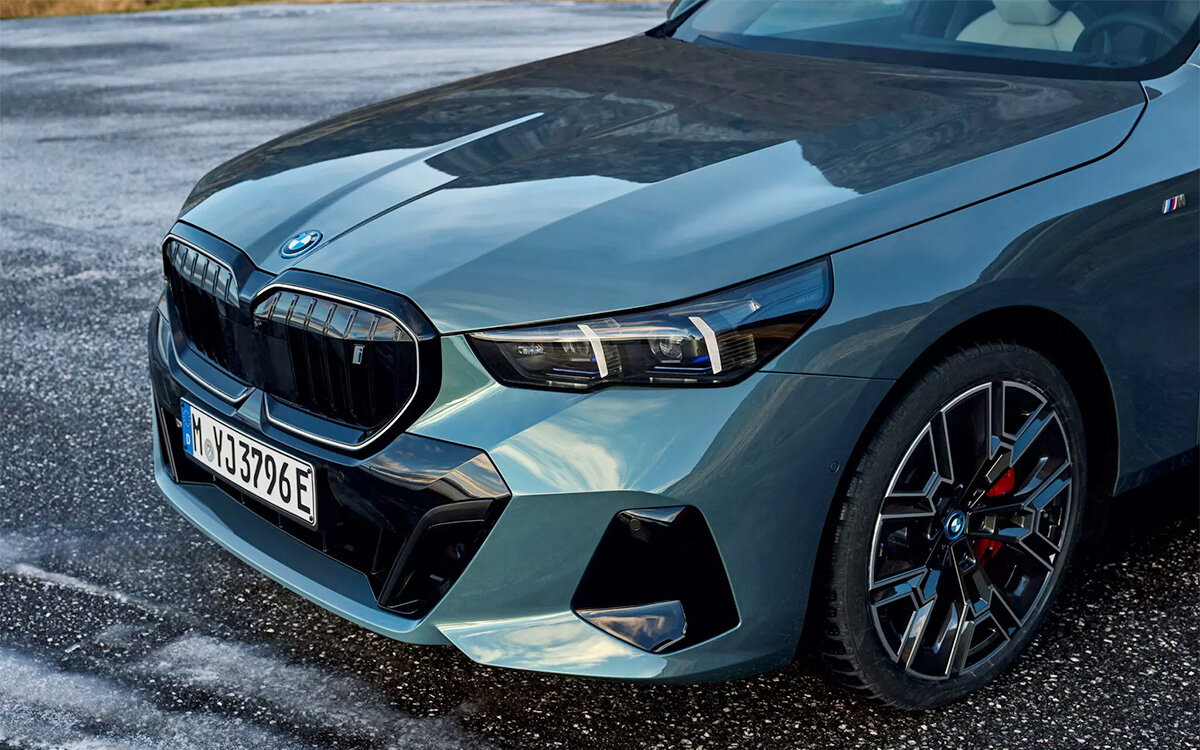 BMW официально представила i5 Touring с мощностью в 593 л.с. | РБК Autonews  | Дзен