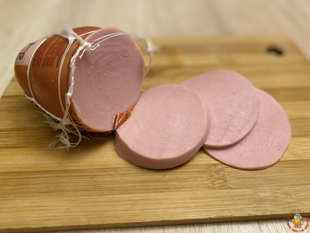 Делаю колбасу сама. Делаю колбасу сама. Домашняя куриная колбаса. Домашняя колбаса из свинины. Колбаса своими руками в домашних.