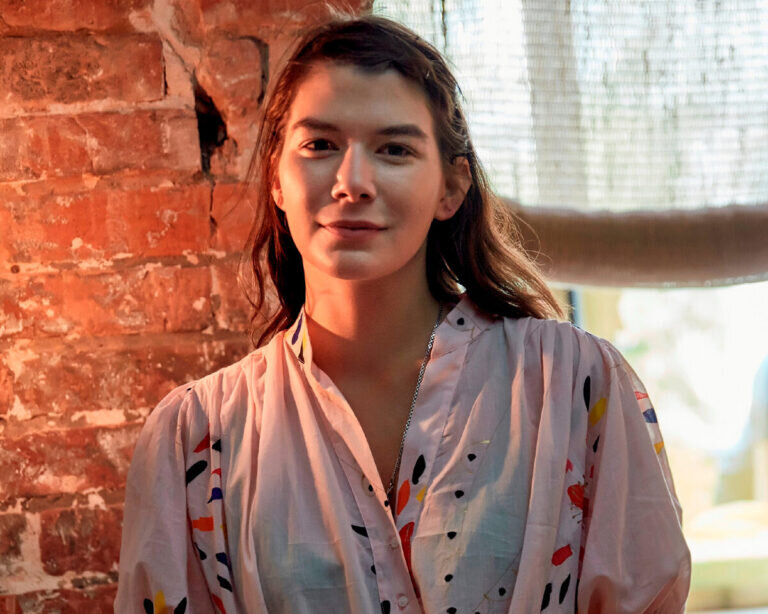 Почему дедушка солнце опять к ним жить. Стишки про солнышко короткие. Сказка текст. Текст песни солнце. Завтра снова взойдет солнце.