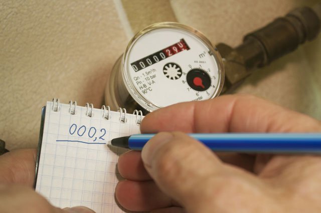    Как выгоднее платить за воду: по счетчику или по тарифу?