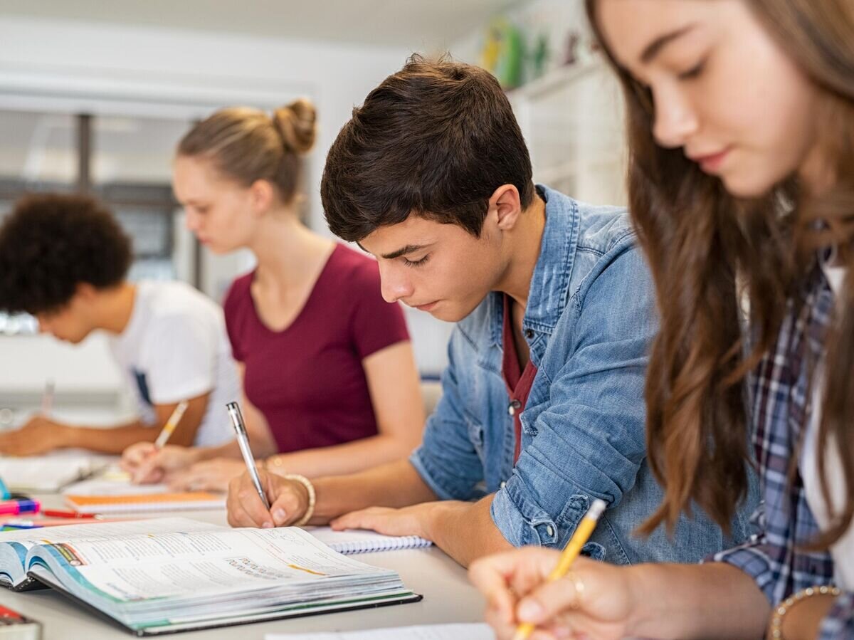    Студенты на лекции© iStock.com / Ridofranz