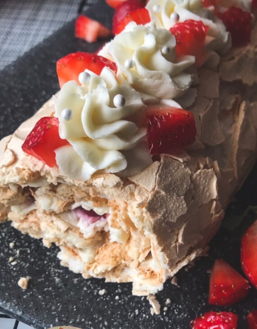 Совсем необязательно быть обладателем планетарного миксера😉 Кто взбивает меренгу ручным, я в ваших рядах💁🏻‍♀️