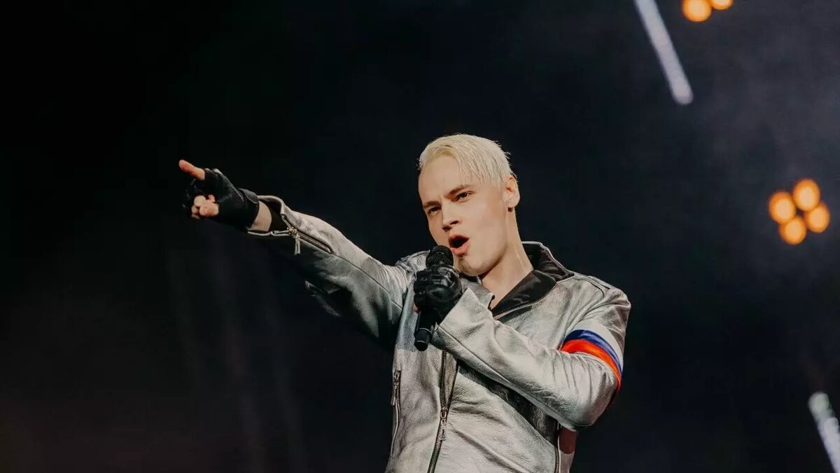     Жители Тюмени раскупили все дорогостоящие билеты на концерт певца SHAMAN. Автор хита «Я русский» начал стремительно набирать популярность в России с начала 2022 года. В Тюмени продолжают обсуждать прошедший концерт SHAMAN.