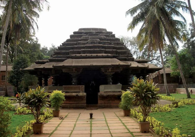 Джайнский храм Камаль Басади в Белагави, Индия. Фото: britannica.com