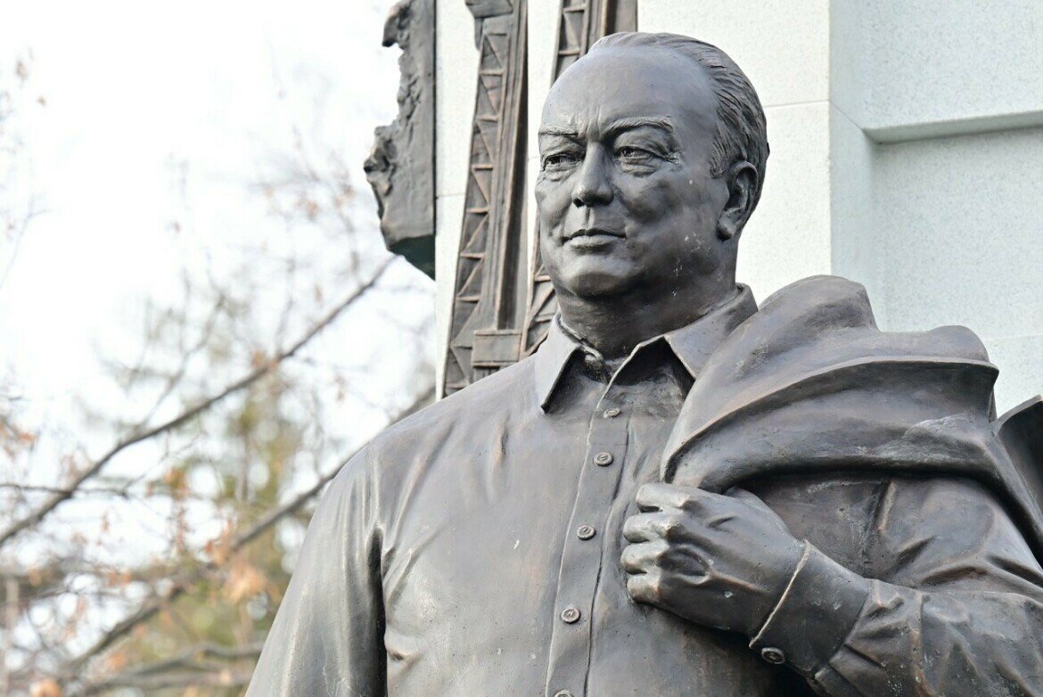 Рахимов памятник в уфе. Рахимов памятник в уфе