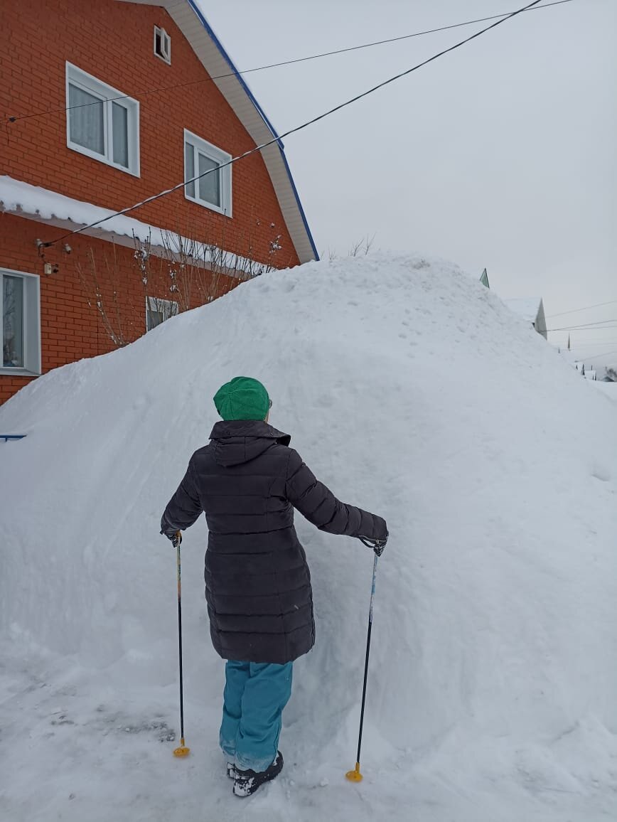 Вот такие у нас сугробы. Фото автора