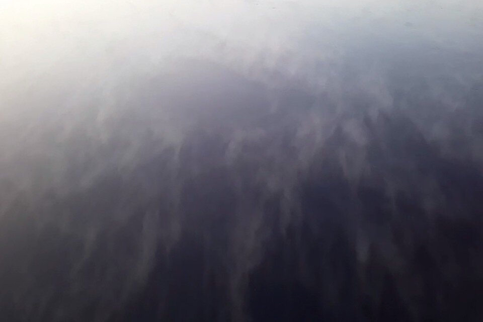 сильный парит. парящий человек. мех вейп 750 ватт. сильный парит. прыжок с обрыва.