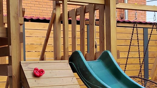 детские площадки. украсить площадку в детском саду. детские площадки в детском саду. постройки на участке детского сада. земля на детской площадке.