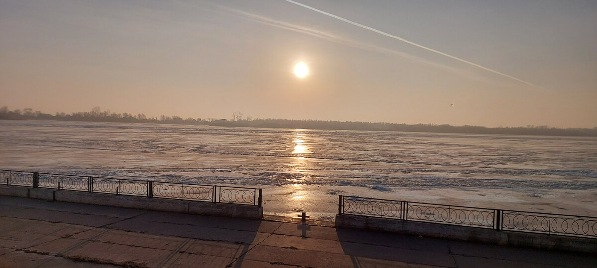 Астраханская область. Волго во льду.