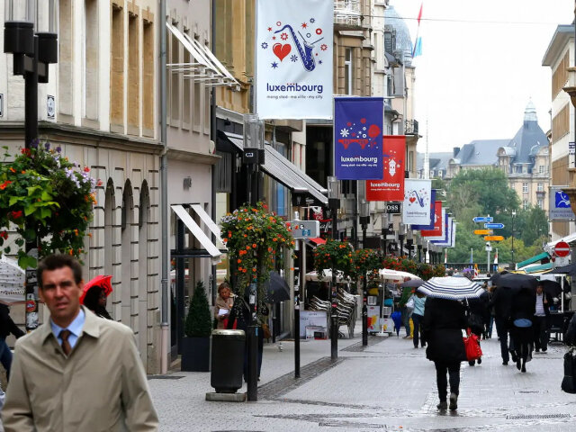 Рейтинг стран евросоюза по уровню жизни 2021. Зарплата в люксембурге. Люксембург зарплаты по профессиям. Минимальная зарплата в ес. Люксембург зарплаты по профессиям.