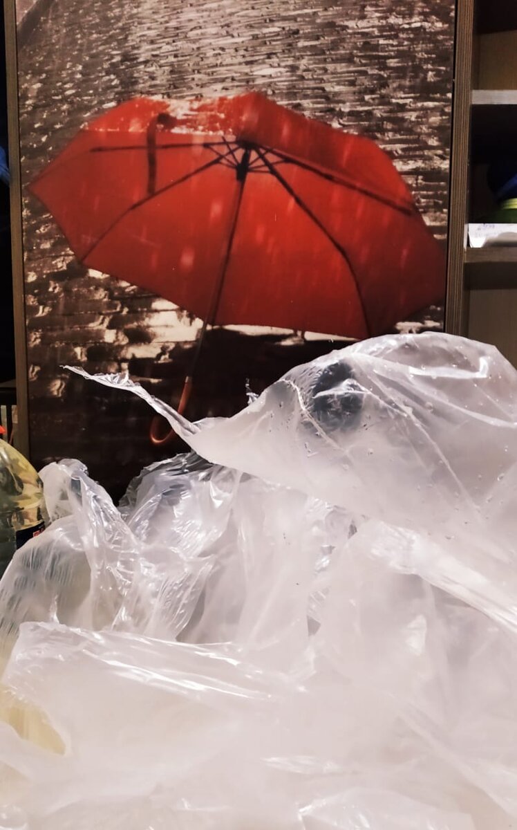 возьми мои деньги. как дела с проектом картинка. открытки про зарплату. отказывается от денег. цитаты про защиту.