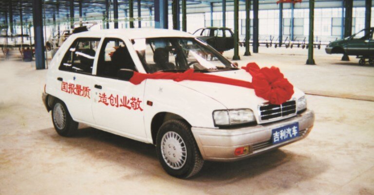 Первая машина выпущенная компанией Geely. 