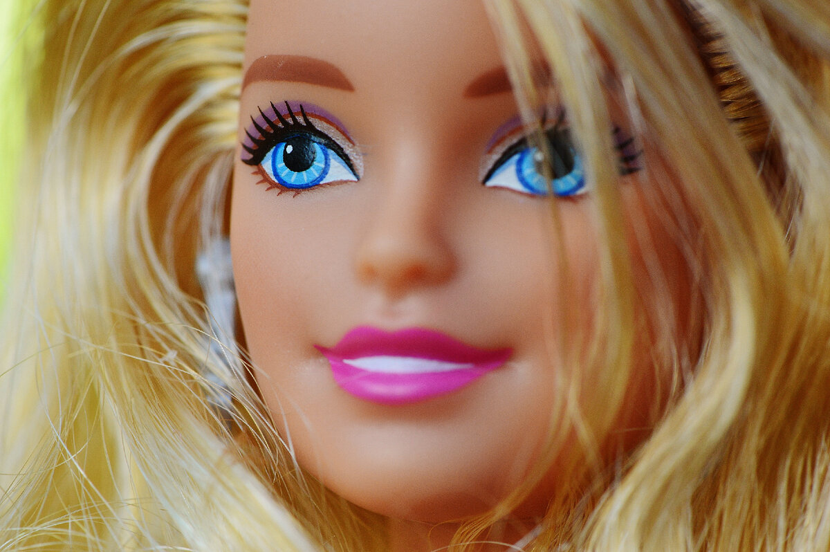 Blonde toys. Барби. Кукла Барби. Лицо куклы Барби. Глаза куклы Барби.