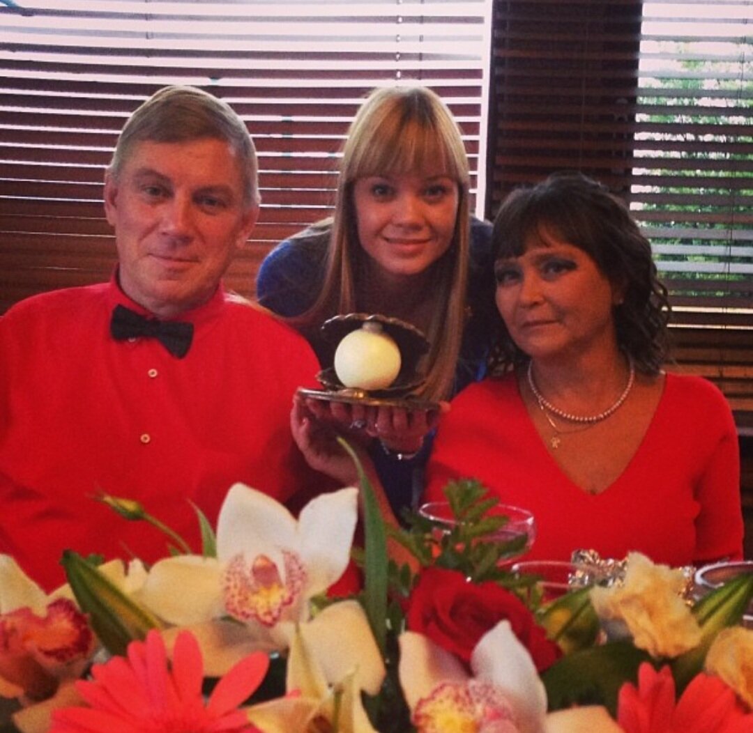 Алла Михеева с родителями.