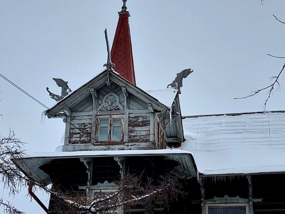 Томск. Дом с драконами. Фото Natalya Dolidenok