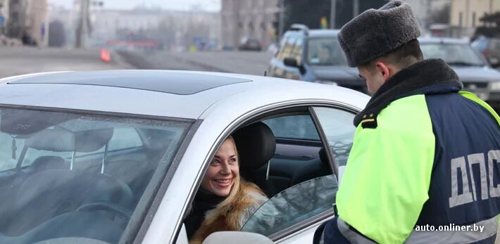 Девушка гаишник