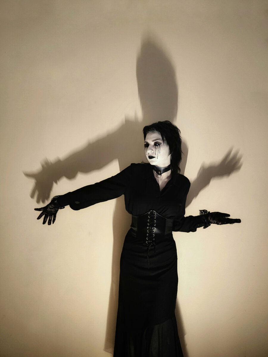 В театре абсурда ты - главный герой 🎭🌜