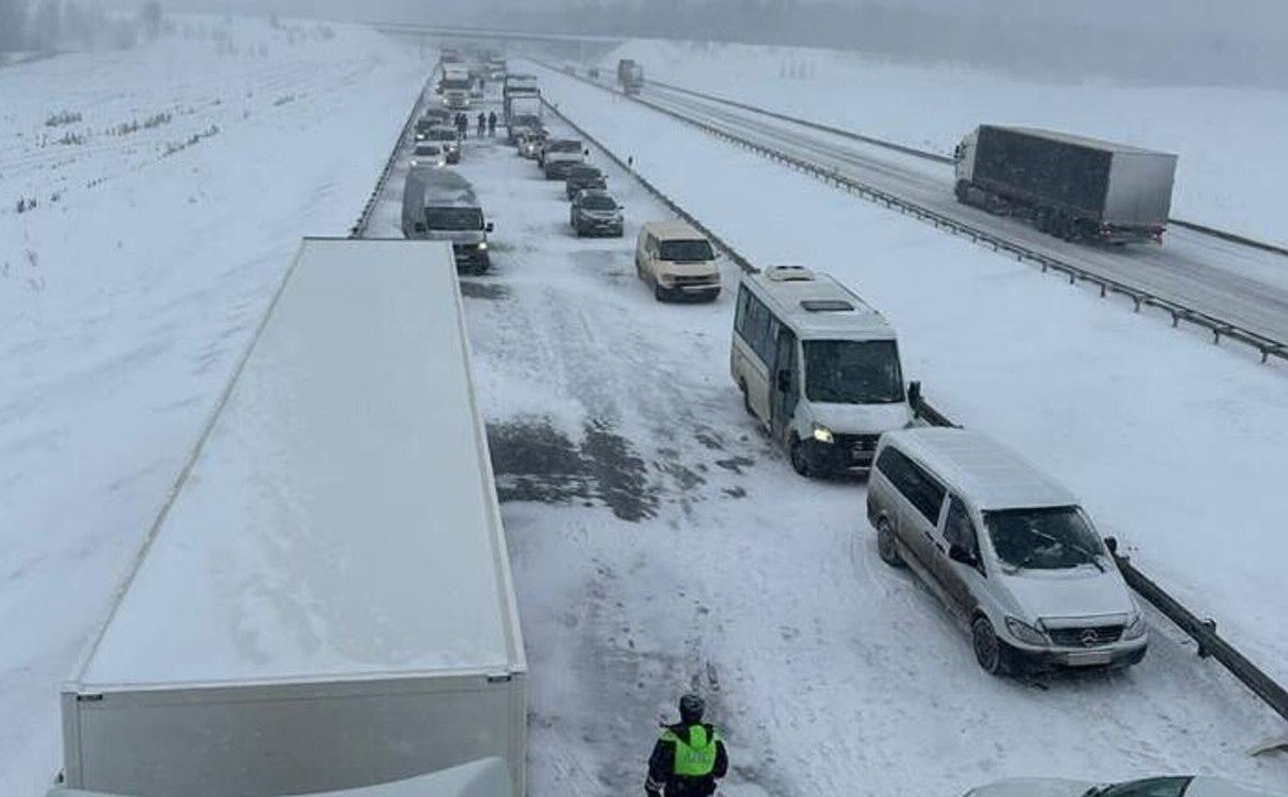 M al2o3 = 120г m al?. Решение задач по химии. Формула нахождения массы одной молекулы. Формулы на задачи по химии 8 класс молярная масав. No2 hno3 nano3.