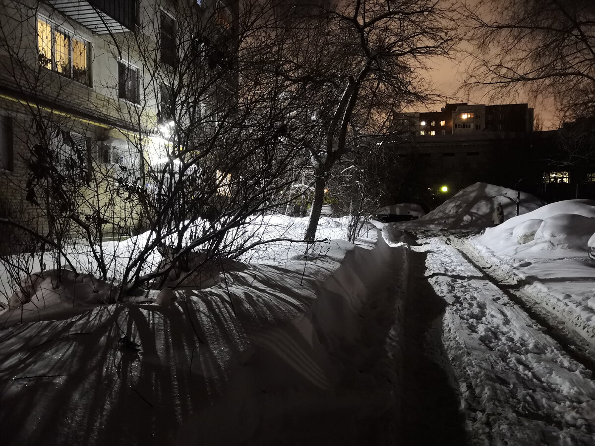 Кристофер мелони сериалы. Мужчина и женщина улыбаются. Хэппи сериал 2017. Премьера хэппи энд фильм. Похожие happy.