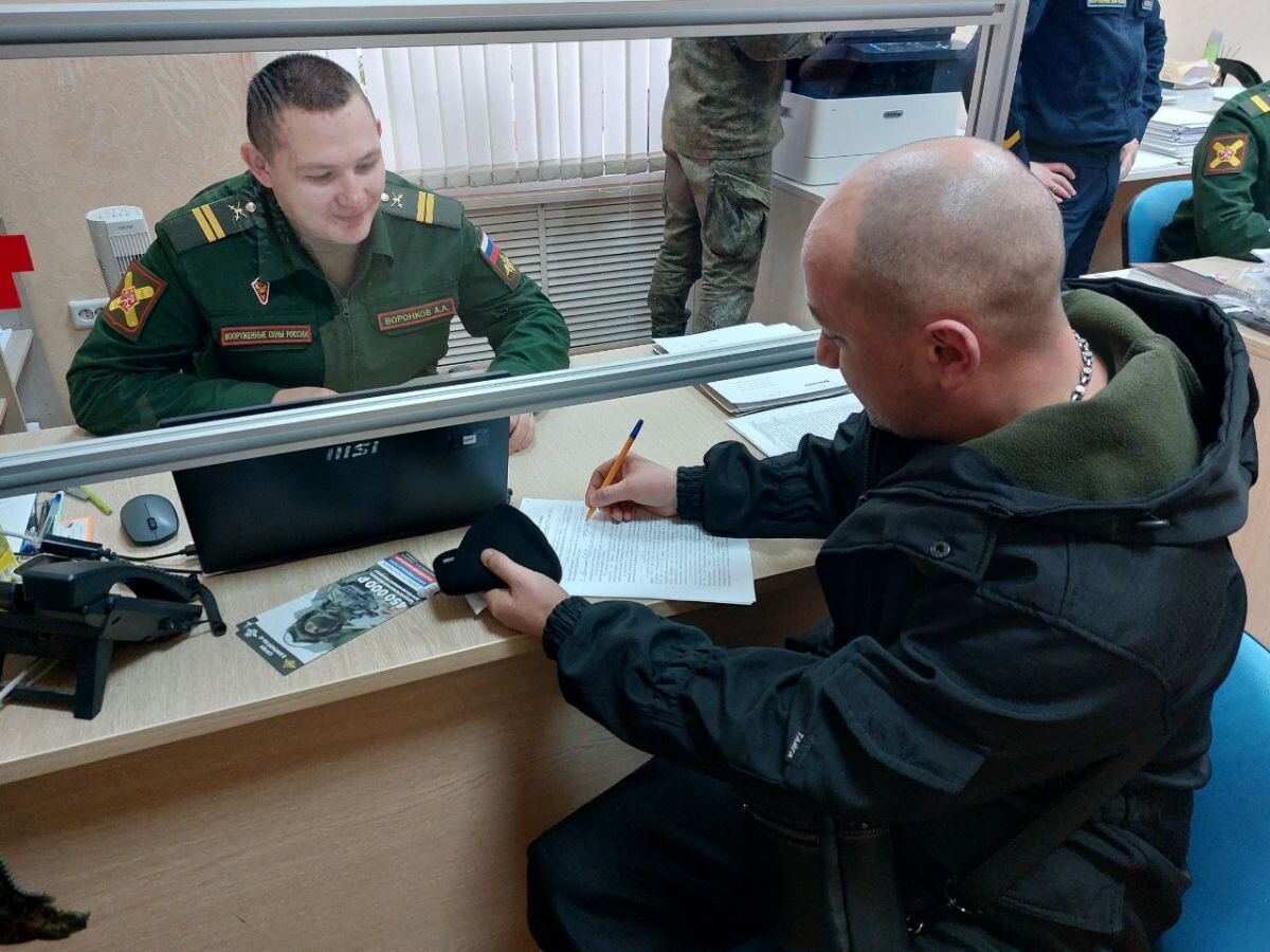 Отбор на военную службу по контракту. Добровольцы чаще стремятся в Тульскую  106-ю дивизию ВДВ | «Тульские новости» | Дзен