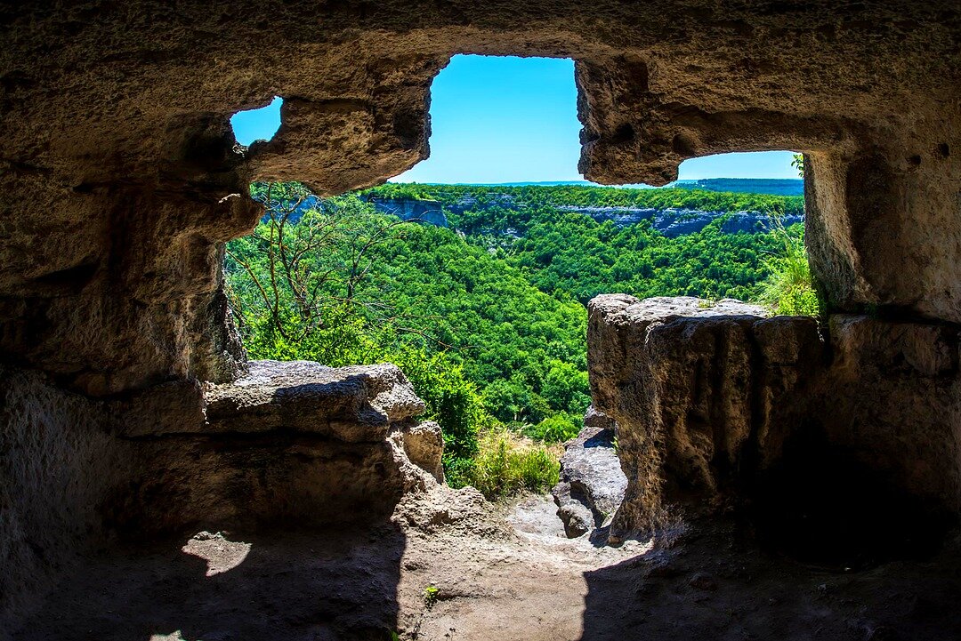 Мангуп кале в крыму фото пещерный город