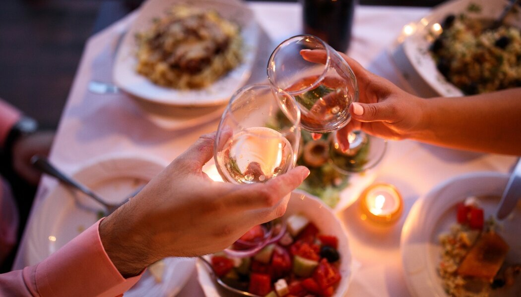 романтический день. романтический день. романтический вечер. романтический стол. с днем всех влюбленных.