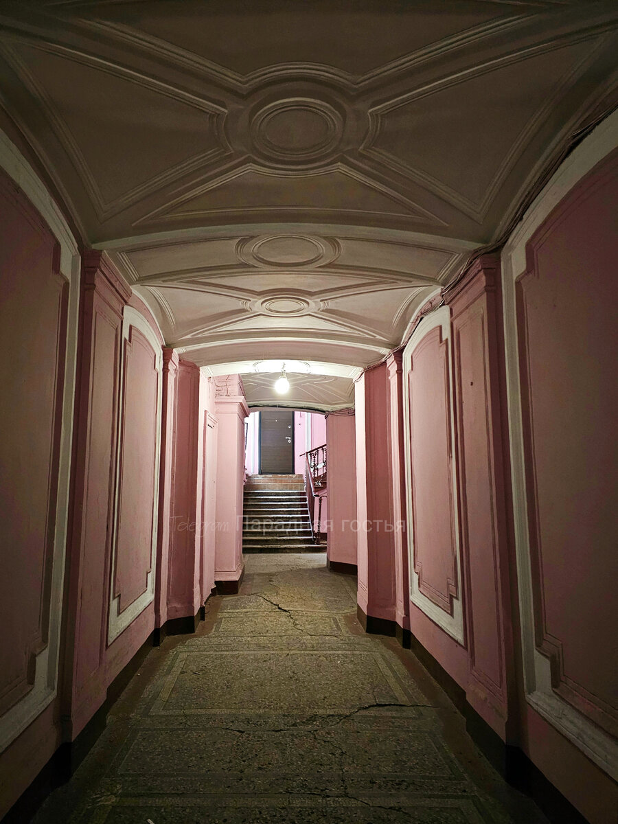 Фото: Парадная гостья