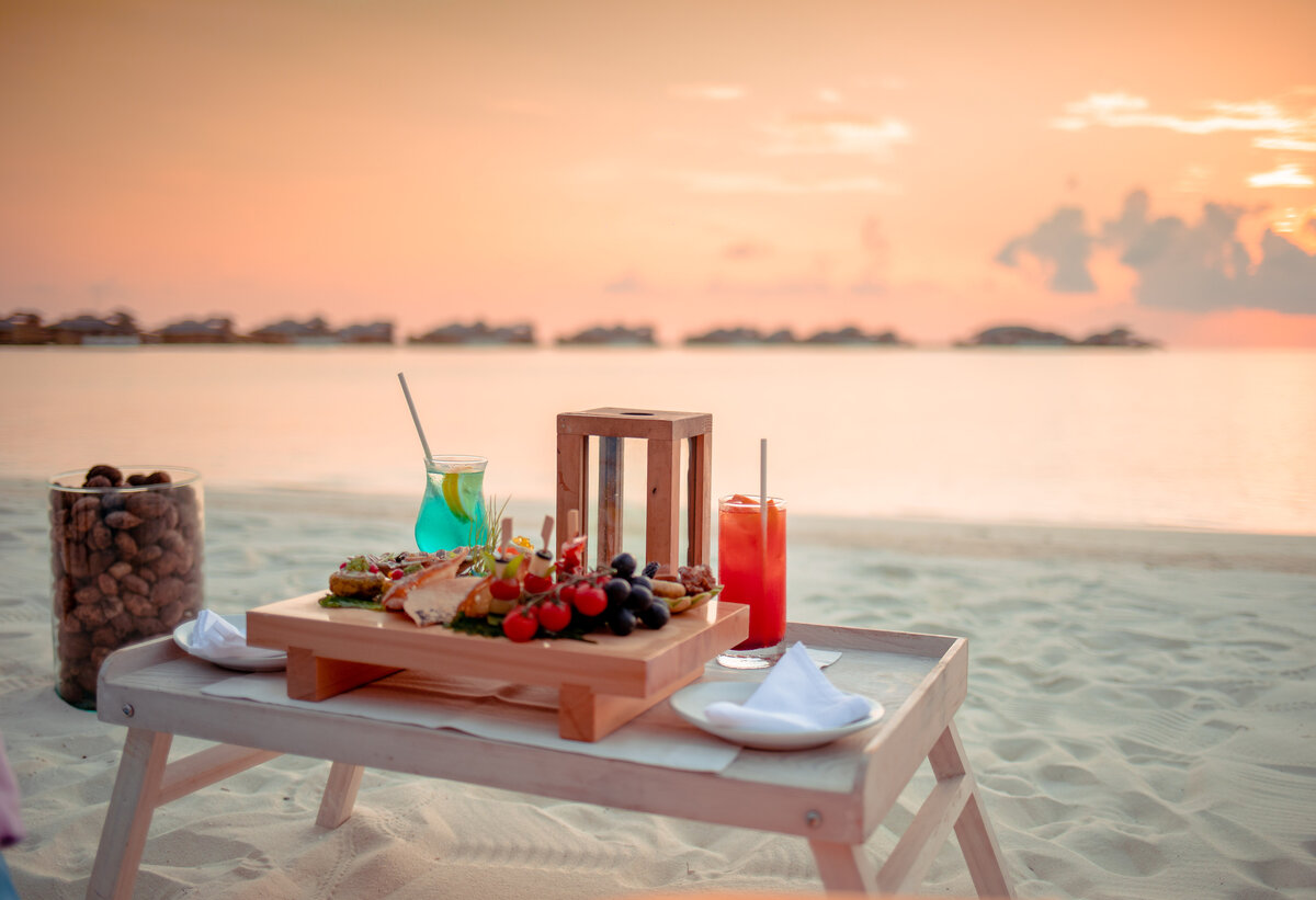 Floating Breakfast на Мальдивах