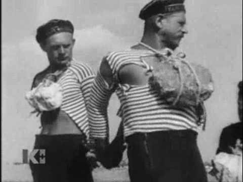 Примерно так это было. Авторы фильма перепутали самую малость - кто кого топил. 