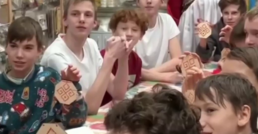 Чуваши - народ тюркской языковой семьи, сложившийся на основе тюркского и финно-угорского