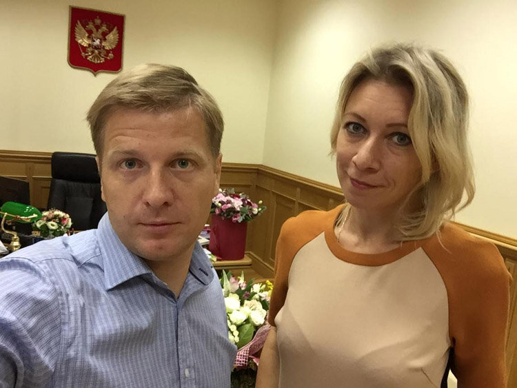 Мария Захарова с мужем. Фото: mixyfotos.ru