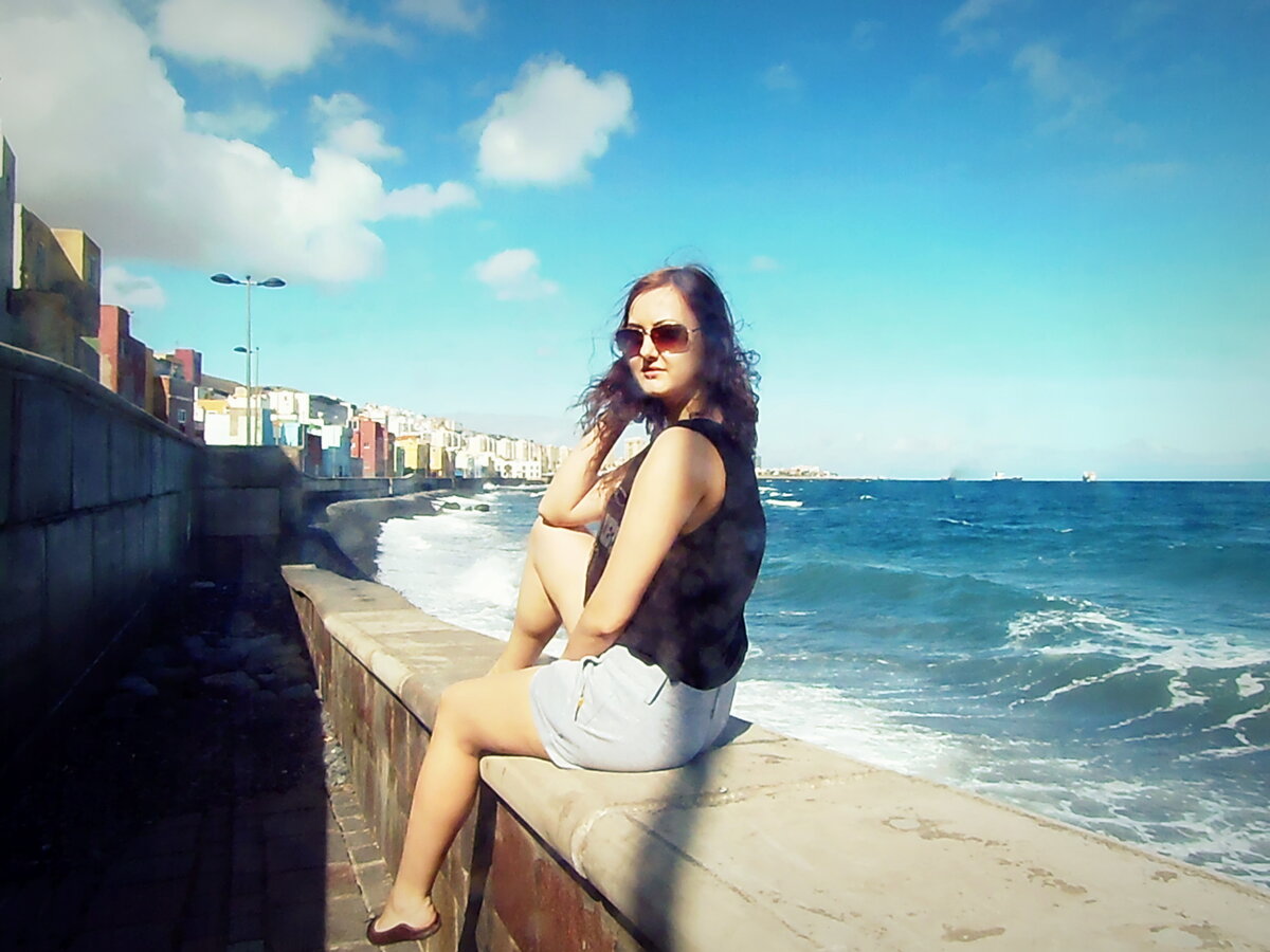 фото с фильтрами и брызгами на стекле камеры)