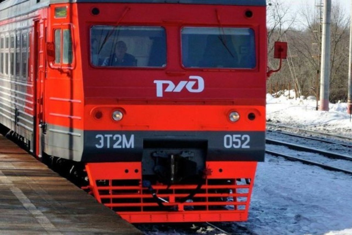    На два часа раньше будет идти пригородный поезд до Хабаровска