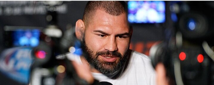 Бывший чемпион в супертяжелом весе Кейн Веласкес возобновил легкие тренировки после операции на спине, но он не будет драться на UFC