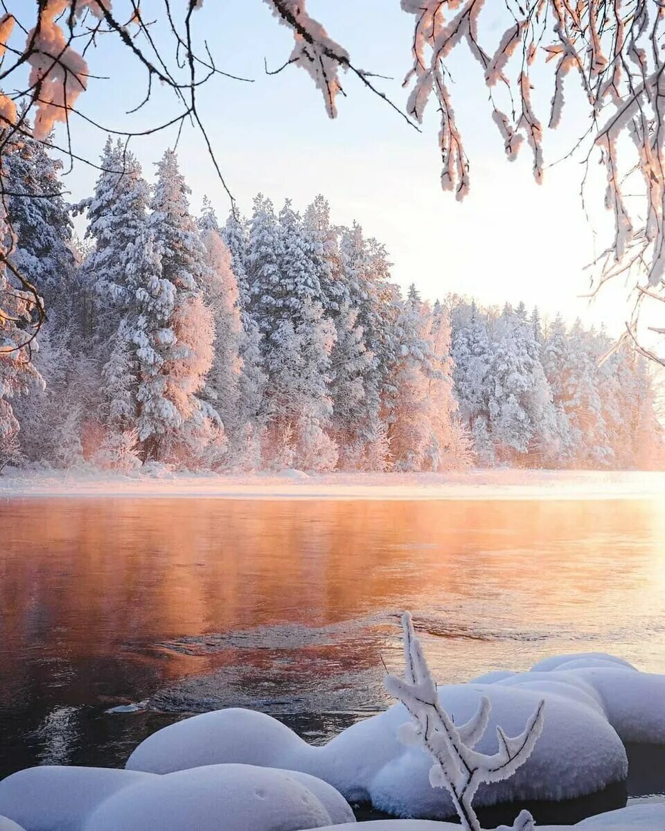 Красивого утра февраля. Зимняя река. Февральский пейзаж. Утро зима. Зимний закат.