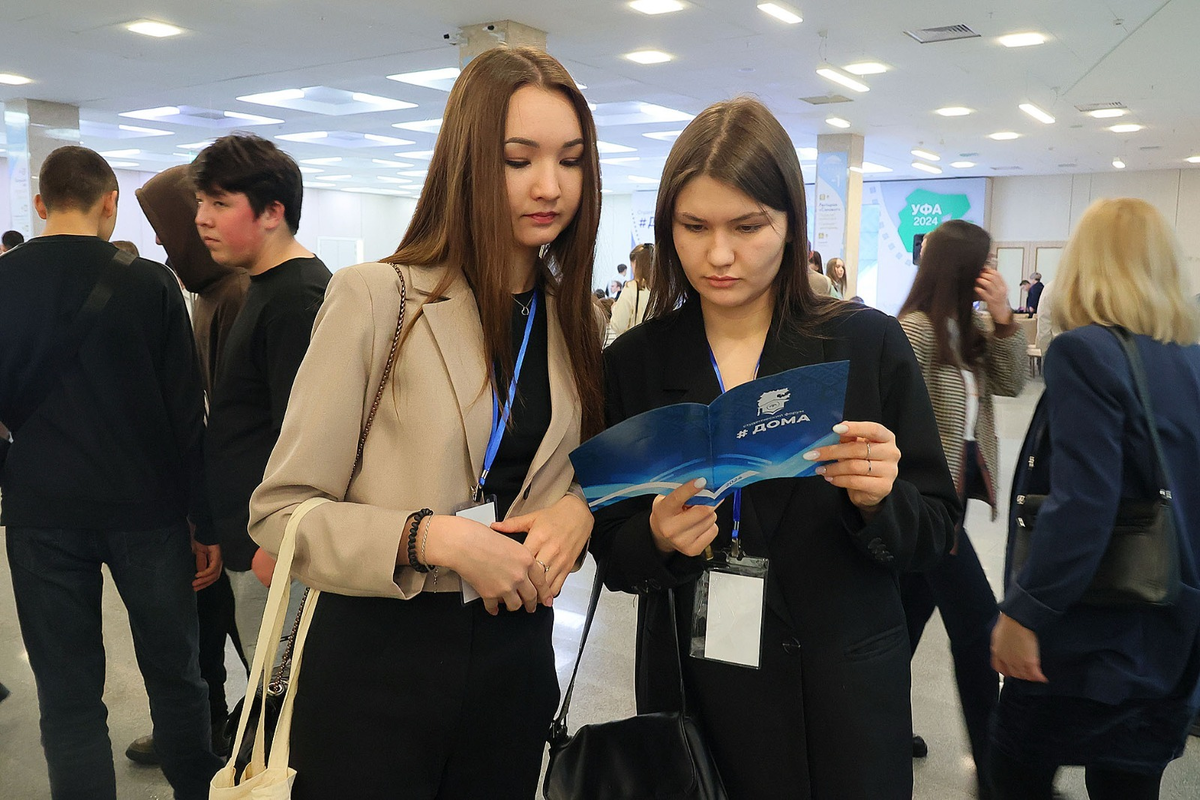 Студенты готовы застолбить рабочее место уже во время учебы. Фото: Александр ДАНИЛОВ