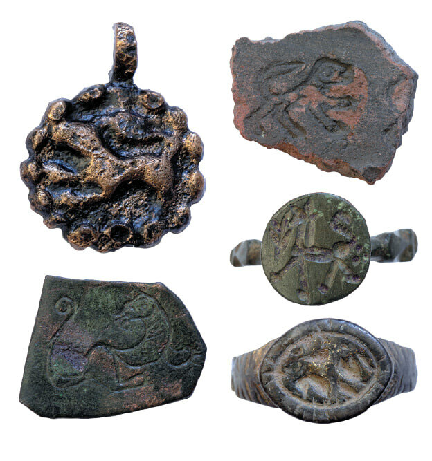 
Археологические находки с зооморфными изображениями. XI–XIV вв.
Болгарское городище. Болгарский музей-заповедник
Источник: Геральдическое наследие Республики Татарстан. – М. : Регионсервис, 2012