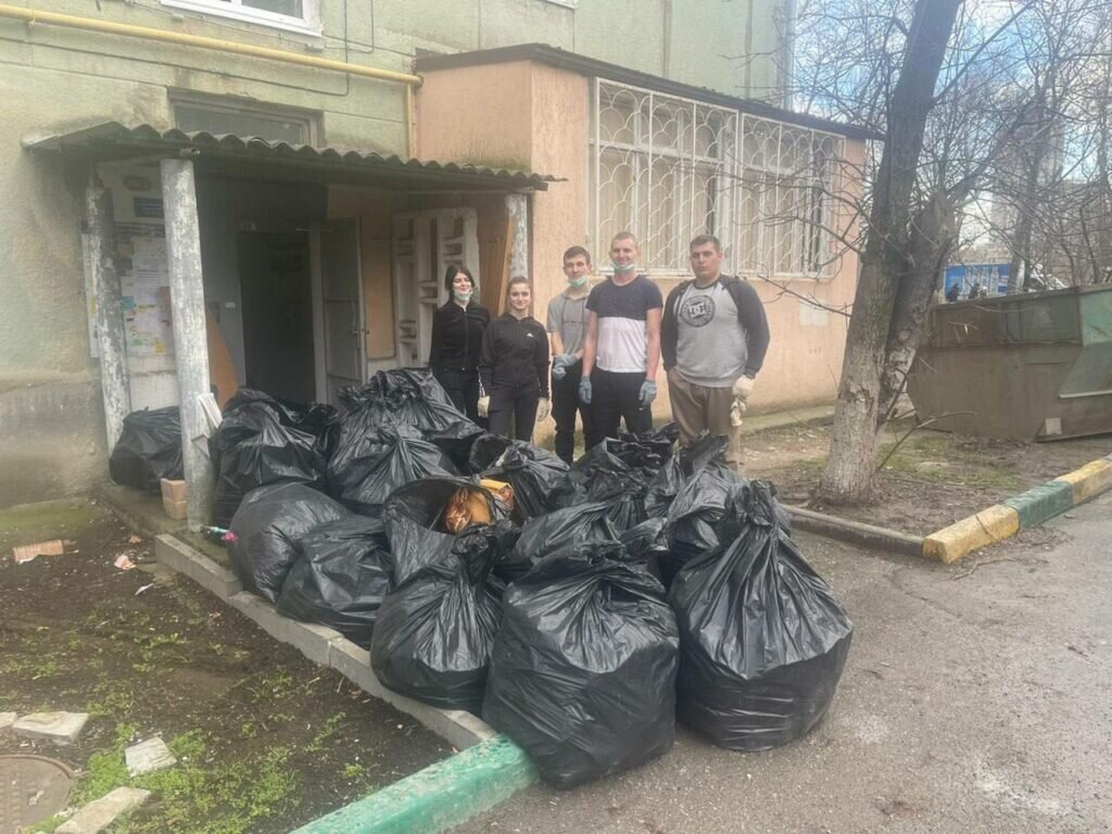 Синдром Плюшкина: болезнь или способ заглушить одиночество? | Краснодарские  известия | Дзен