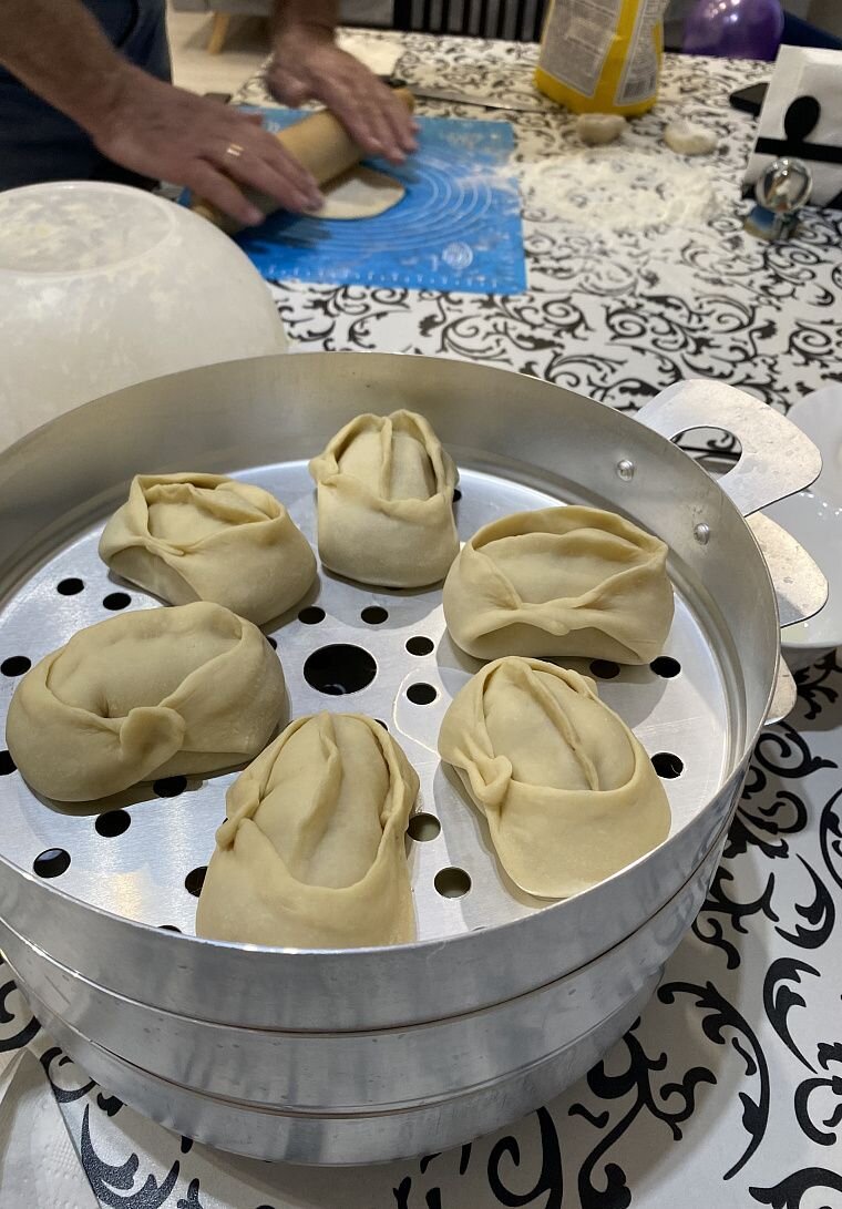 манты в мантоварке. манты приготовление на пару. манты в мантоварке. манты приготовление на пару. мультиварка для мантов.