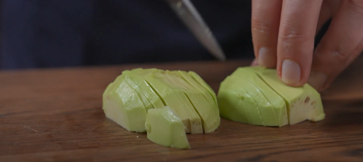 слайсы авокадо