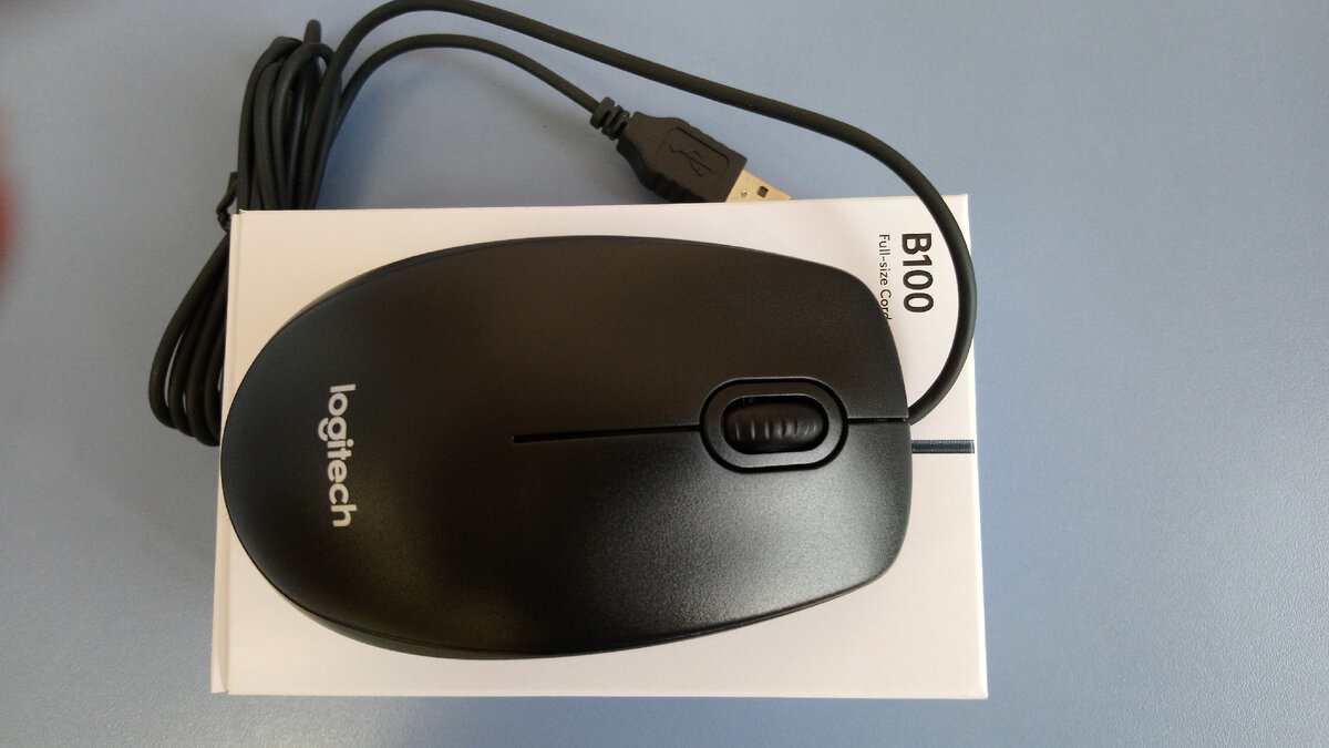 Кабель usb мягкий, но устойчивый к истиранию.