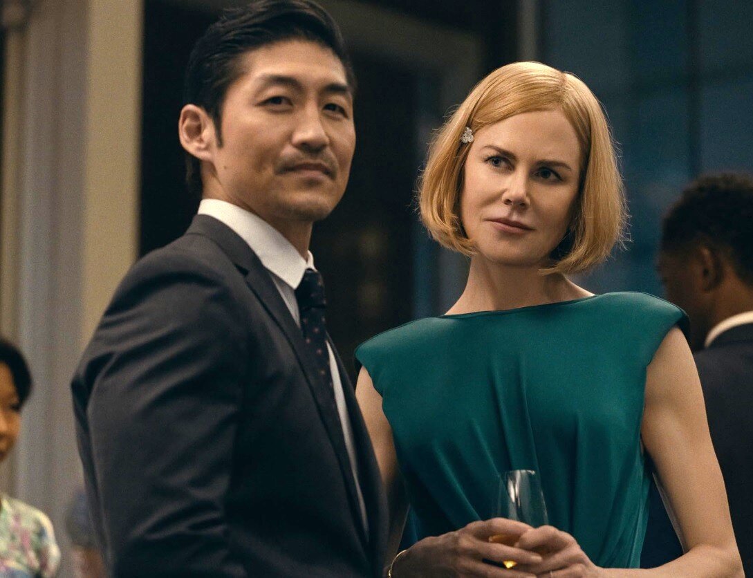 Маргарет с мужем. Кадр из сериала «Экспаты», 2024. Источник: imdb.com