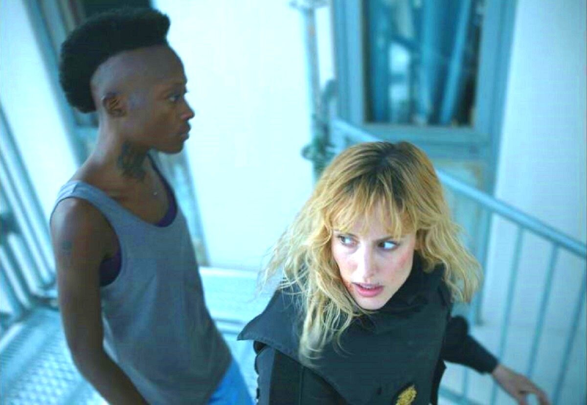 Как спела бы про Наталию де Молино Дискотека Авария: "Молинка, Молинка, пойдем на вечеринку, прикольная блондинка... (пусть и крашеная)"