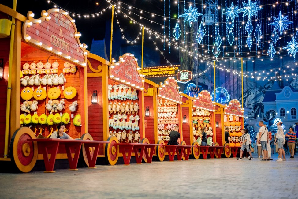 West edmonton mall galaxyland. Развлекательные места. Развлечения для детей. Космик парк развлечений москва. Рио тобольск игровая комната.