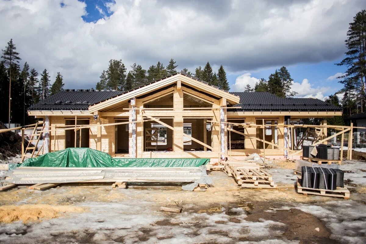 Сборка домокомплекта c черепицей Kriastak в коттеджном посёлке River Park.