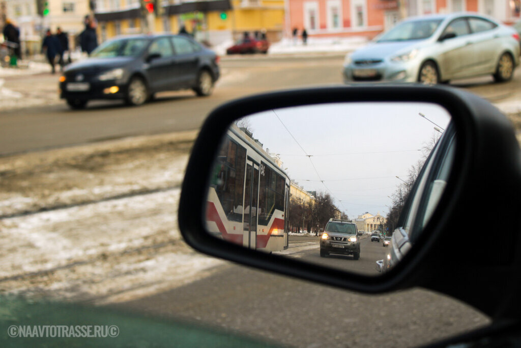 Многие водители до сих пор путают понятия техосмотр и техобслуживание автомобиля. Техдиректор Fit Service Алексей Рузанов рассказал, для чего нужно проходить ТО и что в него входит.