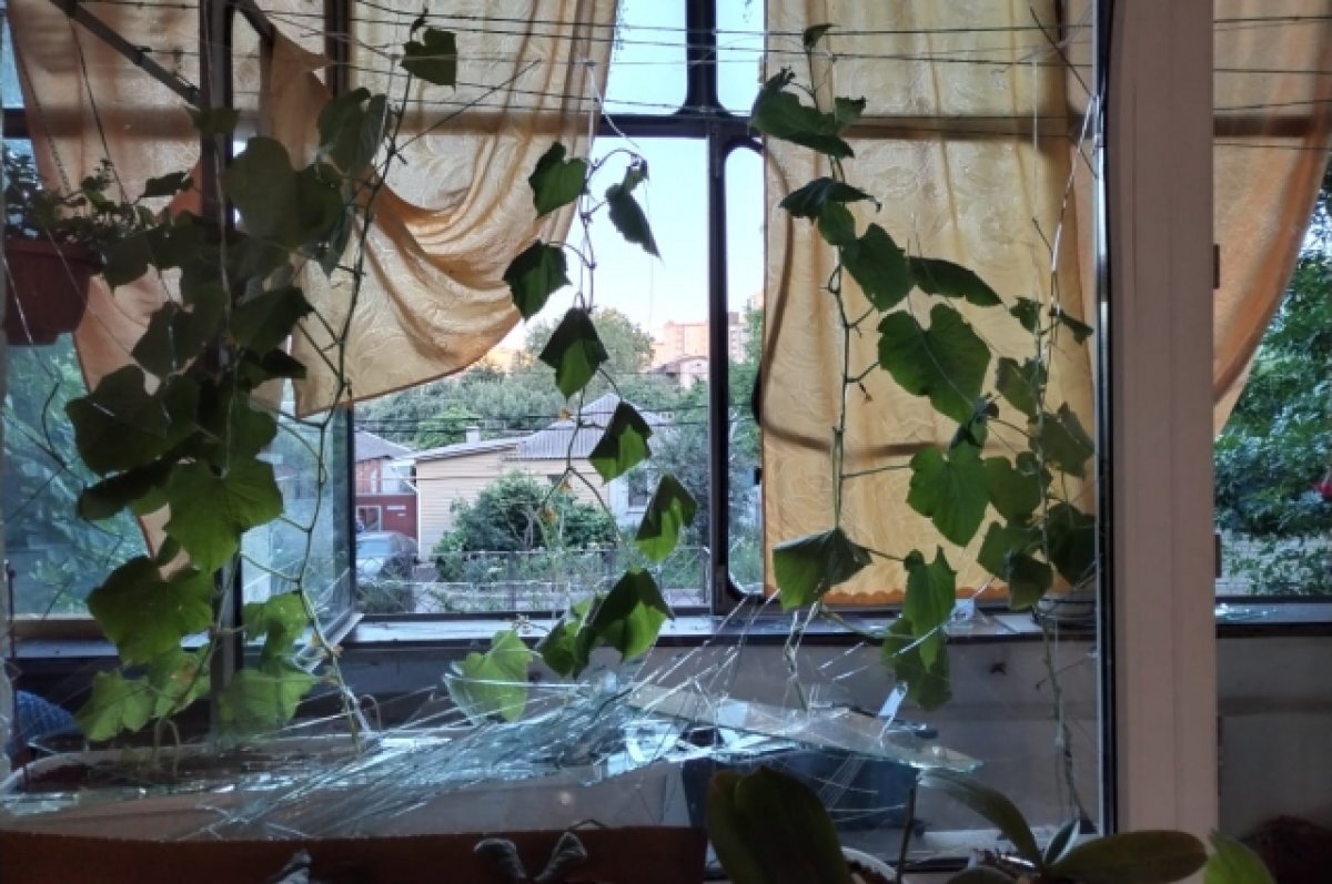    Гладков обсудил с главой минстроя РФ восстановление домов после обстрелов